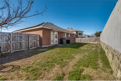 728 Falcon Road, Saginaw, TX 76131 - Photo 23