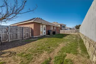 728 Falcon Rd, Saginaw, TX 76131 - Photo 23