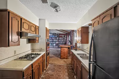2108 Barton Drive, Arlington, TX 76010 - Photo 9