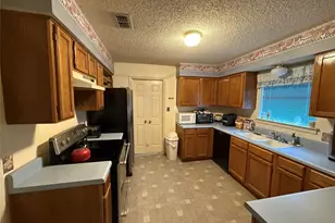 2123 Turf Club Dr, Arlington, TX 76017 - Photo 7