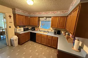 2123 Turf Club Dr, Arlington, TX 76017 - Photo 5