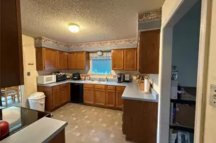 2123 Turf Club Dr, Arlington, TX 76017 - Photo 5