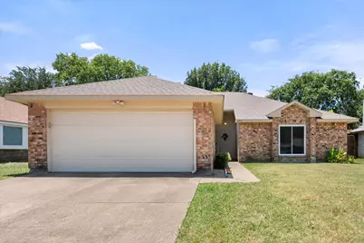 4959 Shady Oak Trail, Grand Prairie, TX 75052 - Photo 3
