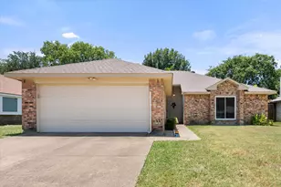 4959 Shady Oak Trail, Grand Prairie, TX 75052 - Photo 3