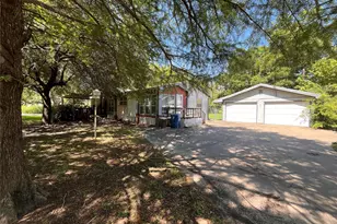 304 S Lafayette St, Campbell, TX 75422 - Photo 1