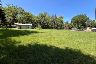 304 S Lafayette St, Campbell, TX 75422 - Photo 27