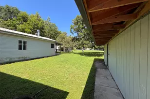 304 S Lafayette St, Campbell, TX 75422 - Photo 25