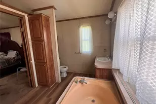 304 S Lafayette St, Campbell, TX 75422 - Photo 17