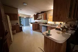 304 S Lafayette St, Campbell, TX 75422 - Photo 13