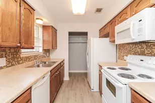 6001 Old Mill Ct, Watauga, TX 76148 - Photo 7