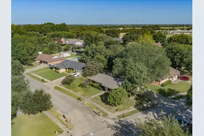 1313 Crestridge Street, Ennis, TX 75119 - Photo 9
