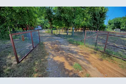 523 Billy Road, Bowie, TX 76230 - Photo 21