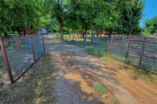 523 Billy Rd, Bowie, TX 76230 - Photo 21