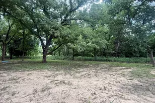 523 Billy Rd, Bowie, TX 76230 - Photo 27