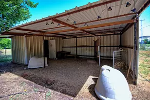 523 Billy Rd, Bowie, TX 76230 - Photo 23