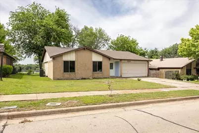 722 Meadowglen Drive, Duncanville, TX 75137 - Photo 1