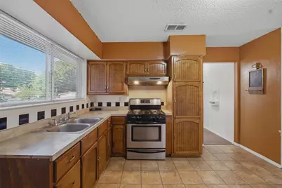 4577 Bonanza Lane, Dallas, TX 75211 - Photo 7