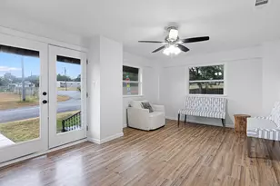 611 Cherry St, Bowie, TX 76230 - Photo 25