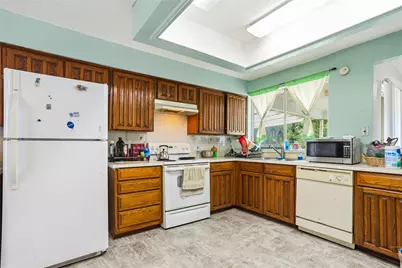 1721 Overbrook Drive, Arlington, TX 76014 - Photo 5