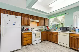 1721 Overbrook Dr, Arlington, TX 76014 - Photo 5