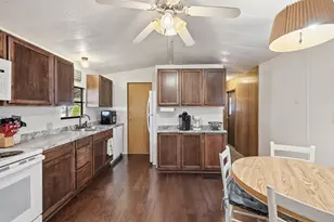 4417 Wildwood Cir, Granbury, TX 76049 - Photo 11