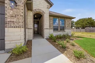 3401 Helena St, Gainesville, TX 76240 - Photo 3