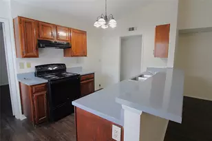 407 Pogue St, Cedar Hill, TX 75104 - Photo 3