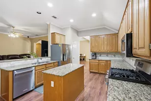 4013 Azalea Dr, Haltom City, TX 76137 - Photo 7