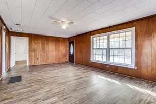 911 Clark St, Greenville, TX 75401 - Photo 3