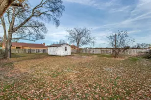 911 Clark St, Greenville, TX 75401 - Photo 11