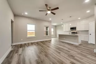 323 Cherry Point Dr, Palmer, TX 75152 - Photo 9
