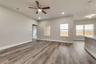 323 Cherry Point Dr, Palmer, TX 75152 - Photo 5