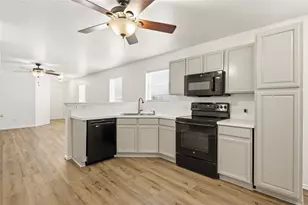 6712 Meadow Way Ln, Fort Worth, TX 76179 - Photo 9