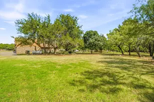 910 Mallard Pointe Dr, Granbury, TX 76049 - Photo 31