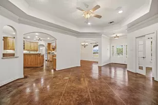 910 Mallard Pointe Dr, Granbury, TX 76049 - Photo 7