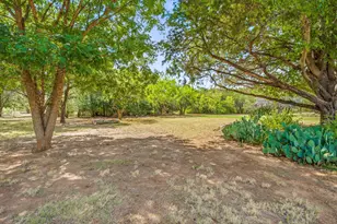 910 Mallard Pointe Dr, Granbury, TX 76049 - Photo 29