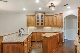 910 Mallard Pointe Dr, Granbury, TX 76049 - Photo 13