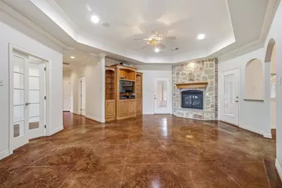 910 Mallard Pointe Drive, Granbury, TX 76049 - Photo 5