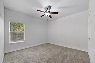 2911 Marshall St, Greenville, TX 75401 - Photo 9