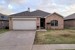 3408 Columbus St, Gainesville, TX 76240 - Photo 1