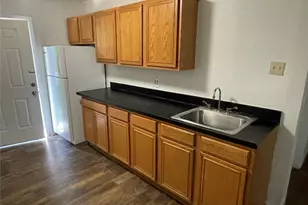 202 W Pembroke Ave, Dallas, TX 75208 - Photo 3