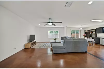 1015 Crow Court, Dallas, TX 75051 - Photo 5