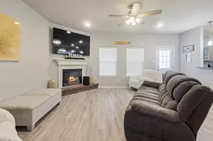 591 E Eubank St, Mabank, TX 75147 - Photo 5