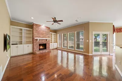 917 Hills Creek Drive, McKinney, TX 75072 - Photo 5