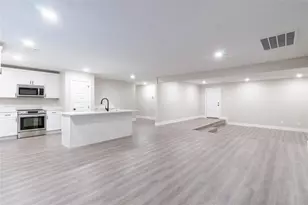 209 W 9th St, Kemp, TX 75143 - Photo 5