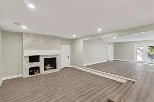 209 W 9th St, Kemp, TX 75143 - Photo 3