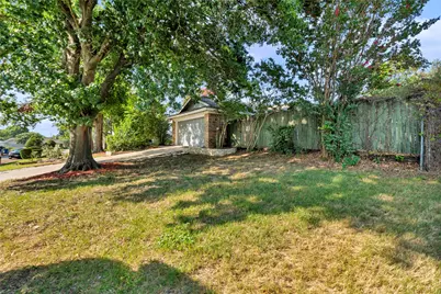 306 Woodlawn Drive, Keene, TX 76059 - Photo 5