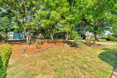 306 Woodlawn Drive, Keene, TX 76059 - Photo 3