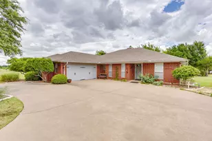 22011 Pebble Dr, Whitney, TX 76692 - Photo 5