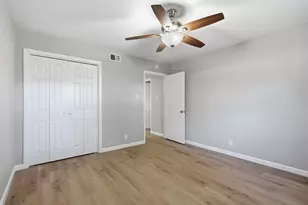 1401 Forest Edge Dr, Arlington, TX 76013 - Photo 11